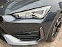 CUPRA Leon 1.4 e-Hybrid Business / AUTOMAAT/ KEYLESS/ 3-ZONE CLIMA/ ADAPT. CRUISE/ LED/ DIGITAL DASH/ STOEL-STUUR VERWARM./ FULL LINK/ NAVI/ PARK. SENSOREN + CAMERA/ RIJ-MODI/ 18" LMV