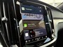 Volvo V60 T6 Plug-in hybrid AWD Plus Dark | Harman Kardon Audio | Trekhaak | Stoel- / Stuurverwarming Voor + Achter | 360 Camera | Adaptive Cruise | Long Range | Google | Carplay | Dodehoekdetectie