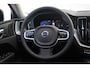 Volvo XC60 T6 350PK Plug-in hybrid AWD Ultra Dark | Adaptive Cruise & Pilot Assist | Premium Harman/Kardon Audio | Schuif-/Kanteldak | Semi Elektr. Trekhaak | Stoelverwarming voor & achter | Stuurverwarming | 360 Camera |