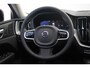 Volvo XC60 T6 350PK Plug-in hybrid AWD Ultra Dark | Adaptive Cruise & Pilot Assist | Premium Harman/Kardon Audio | Schuif-/Kanteldak | Semi Elektr. Trekhaak | Stoelverwarming voor & achter | Stuurverwarming | 360 Camera |