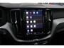 Volvo XC60 T6 350PK Plug-in hybrid AWD Ultra Dark | Adaptive Cruise & Pilot Assist | Premium Harman/Kardon Audio | Schuif-/Kanteldak | Semi Elektr. Trekhaak | Stoelverwarming voor & achter | Stuurverwarming | 360 Camera |