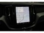 Volvo XC60 T6 350PK Plug-in hybrid AWD Ultra Dark | Adaptive Cruise & Pilot Assist | Premium Harman/Kardon Audio | Schuif-/Kanteldak | Semi Elektr. Trekhaak | Stoelverwarming voor & achter | Stuurverwarming | 360 Camera |