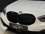 BMW 1-Serie 116i Business Edition | Zwarte grill | Apple Carplay | DAB+ | PDC V+A