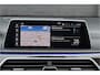 BMW 7-Serie 745e High Executive | Schuif-Kanteldak | 4-WS | Comfortleder | Soft-Close | Head-Up | Alcantara hemel