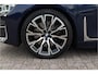BMW 7-Serie 745e High Executive | Schuif-Kanteldak | 4-WS | Comfortleder | Soft-Close | Head-Up | Alcantara hemel