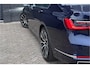 BMW 7-Serie 745e High Executive | Schuif-Kanteldak | 4-WS | Comfortleder | Soft-Close | Head-Up | Alcantara hemel