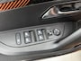 Peugeot e-2008 EV Active 50 kWh 136pk Automaat | Climate Control | Navigatie | Achteruitrijcamera | Cruise Control | Parkeersensoren Achter | 16" Lichtmetalen Velgen | Apple Carplay/Android Auto |
