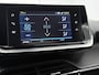 Peugeot e-2008 EV Active 50 kWh 136pk Automaat | Climate Control | Navigatie | Achteruitrijcamera | Cruise Control | Parkeersensoren Achter | 16" Lichtmetalen Velgen | Apple Carplay/Android Auto |