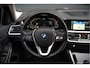 BMW 3-Serie 330e eDrive Edition Sportline | Stoelverwarming | Cruise Control | Leer | Camera | Keyless | Apple Carplay | Ambiance Verlichting | HIFI | Parkeersensoren | Navigatie | NAP | Sport