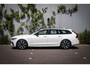 Volvo V90 2.0 T8 Plug-in hybrid AWD Ultra Dark | 360 Graden camera | Trekhaak | Schuif-/kanteldak | Adaptieve Cruise Control | Adaptieve LED koplampen | Head-up Display