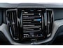 Volvo XC60 2.0 T6 Plug-in hybrid AWD Plus Dark | Trekhaak | 360 camera | Adaptive Cruise Control | Google Maps navigatie | Panoramadak | Verwarmbare achterbank/voorstoelen/stuurwiel | Elektrische stoelverstelling | Dodehoekdetectie |