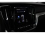 Volvo V60 2.0 T6 Plug-in hybrid AWD Ultra Dark | Headup display | Panoramadak | Preconditioning | Open Grid | Driver Awareness | Driver Assistance | Getinte ramen | 19 Inch | Harman Kardon | Visual Park Assist | Google Maps | Google Assistant | Verwarmbare voorstoelen | Stoelverwarming achter | 4-Zone airco | Full Led |