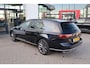 Volkswagen Passat Variant 1.4 TSI PHEV GTE Business DCC adaptief onderstel area view rondom zicht camera vol lederen bekleding elektrisch verstelbaar met memo functie IQ drive easy open met elektrische klep en keyless acces en go zwarte dakhemel klasse III alarm LED Matrix side assist privacy glas park assist ambiente verlichting PLUS Leder Nappa standkachel met afstandbediening werkt ook zonder stroom