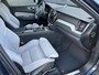 Volvo XC60 2.0 T6 Plug-in hybrid AWD Ultra Dark Panorama dak / B&W Audio / 360 camera / Tailored Wool bekleding / Geint. zitting verhogers achterbank / Elektr. stoelverstelling / Trekhaak