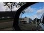 Volvo XC40 B4 Automaat Plus Dark | All Season banden | Verwarmbare voorstoelen en Stuurwiel | Semi-Elektrische Trekhaak | Verwarmbare Voorruit | Premium Audio by Harman Kardon | Adaptieve Cruise Control | Park Assist