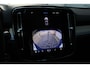 Volvo XC40 B4 Automaat Plus Dark | All Season banden | Verwarmbare voorstoelen en Stuurwiel | Semi-Elektrische Trekhaak | Verwarmbare Voorruit | Premium Audio by Harman Kardon | Adaptieve Cruise Control | Park Assist
