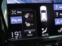 Volvo XC60 B5 Business Pro | Leder | Massage | Trekhaak | Standkachel | Harman/Kardon | Camera | Keyless