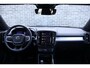 Volvo XC40 2.0 B4 Plus Dark | Adaptieve cruise control | Dode hoek detectie BLIS | 19" velgen met all season banden | Elektrisch verstelbare voorstoelen | Trekhaak | Elektr. verwarmbare voorruit | Stoelverwarming | verwarmd stuurwiel | Parkeersensoren voor + achter | Parkeercamera | Harman Kardon Audio | Charcoal hemelbekleding |
