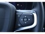 Volvo XC40 2.0 B4 Plus Dark | Adaptieve cruise control | Dode hoek detectie BLIS | 19" velgen met all season banden | Elektrisch verstelbare voorstoelen | Trekhaak | Elektr. verwarmbare voorruit | Stoelverwarming | verwarmd stuurwiel | Parkeersensoren voor + achter | Parkeercamera | Harman Kardon Audio | Charcoal hemelbekleding |