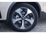 Volvo XC40 2.0 B4 Plus Dark | Adaptieve cruise control | Dode hoek detectie BLIS | 19" velgen met all season banden | Elektrisch verstelbare voorstoelen | Trekhaak | Elektr. verwarmbare voorruit | Stoelverwarming | verwarmd stuurwiel | Parkeersensoren voor + achter | Parkeercamera | Harman Kardon Audio | Charcoal hemelbekleding |