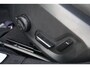 Volvo V60 2.0 T6 Plug-in hybrid AWD Plus Dark | Adaptive Cruise Control | Elektr. bedienbaar schuif-\-kanteldak | 360 Camera | Stoelverwarming voor + achter | Verwarmd stuurwiel | Elektr. verwarmde voorruit | Trekhaak | Harman kardon audio | Elektr. verstelbare voorstoelen incl. geheugen | Sportstoelen | 18" velgen |