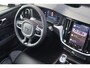 Volvo V60 2.0 T6 Plug-in hybrid AWD Plus Dark | Adaptive Cruise Control | Elektr. bedienbaar schuif-\-kanteldak | 360 Camera | Stoelverwarming voor + achter | Verwarmd stuurwiel | Elektr. verwarmde voorruit | Trekhaak | Harman kardon audio | Elektr. verstelbare voorstoelen incl. geheugen | Sportstoelen | 18" velgen |