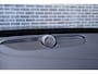Volvo XC90 2.0 T8 Plug-in hybrid AWD Ultra Dark | Bowers & Wilkins audio | Luchtvering | Adaptive Cruise Control | Gelamineerde ramen | Geventileerde voorstoelen incl. massagefunctie | Trekhaak | 360 Camera | Volvo Guard Alarm | Key-less entry | Elektr. bedienbaar schuif-\-kanteldak | Head-up display | Suede hemelbekleding |
