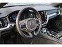 Volvo V60 2.0 T6 Plug-in hybrid AWD Plus Dark | Adaptive Cruise Control | Elektr. bedienbaar schuif-\-kanteldak | 360 Camera | Stoelverwarming voor + achter | Verwarmd stuurwiel | Elektr. verwarmde voorruit | Trekhaak | Harman kardon audio | Elektr. verstelbare voorstoelen incl. geheugen | Sportstoelen | 18" velgen |