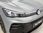 Volkswagen Tiguan 1.5 eHybrid R-Line Edition 204 PK | Trekhaak | Black Style | Panoramadak | Camera | Android Auto | Navigatie | Keyless access | Ruiten getint | Achterklep elektrisch | Ergo stoelen | Apple Carplay | Dodehoeksensoren | Stoelverwarming |
