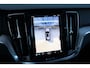 Volvo V60 2.0 T6 Plug-in hybrid AWD Plus Dark | Adaptive Cruise Control | Elektr. bedienbaar schuif-\-kanteldak | 360 Camera | Stoelverwarming voor + achter | Verwarmd stuurwiel | Elektr. verwarmde voorruit | Trekhaak | Harman kardon audio | Elektr. verstelbare voorstoelen incl. geheugen | Sportstoelen | 18" velgen |