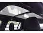 Volvo V60 2.0 T6 Plug-in hybrid AWD Plus Dark | Adaptive Cruise Control | Elektr. bedienbaar schuif-\-kanteldak | 360 Camera | Stoelverwarming voor + achter | Verwarmd stuurwiel | Elektr. verwarmde voorruit | Trekhaak | Harman kardon audio | Elektr. verstelbare voorstoelen incl. geheugen | Sportstoelen | 18" velgen |