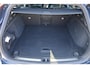 Volvo V60 2.0 T6 Plug-in hybrid AWD Plus Dark | Adaptive Cruise Control | Elektr. bedienbaar schuif-\-kanteldak | 360 Camera | Stoelverwarming voor + achter | Verwarmd stuurwiel | Elektr. verwarmde voorruit | Trekhaak | Harman kardon audio | Elektr. verstelbare voorstoelen incl. geheugen | Sportstoelen | 18" velgen |
