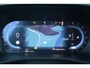 Volvo XC40 2.0 B4 Plus Dark | Adaptieve cruise control | intellisafe surround | 19" velgen met all season banden | Elektrisch verstelbare voorstoelen | Trekhaak | Elektr. verwarmbare voorruit | stoelverwarming | verwarmd stuurwiel | Parkeersensoren voor + achter | Parkeercamera | Harman Kardon Audio | Charcoal hemelbekleding |