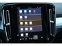 Volvo XC40 2.0 B4 Plus Dark | Adaptieve cruise control | intellisafe surround | 19" velgen met all season banden | Elektrisch verstelbare voorstoelen | Trekhaak | Elektr. verwarmbare voorruit | stoelverwarming | verwarmd stuurwiel | Parkeersensoren voor + achter | Parkeercamera | Harman Kardon Audio | Charcoal hemelbekleding |