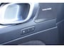 Volvo XC40 2.0 B4 Plus Dark | Adaptieve cruise control | intellisafe surround | 19" velgen met all season banden | Elektrisch verstelbare voorstoelen | Trekhaak | Elektr. verwarmbare voorruit | stoelverwarming | verwarmd stuurwiel | Parkeersensoren voor + achter | Parkeercamera | Harman Kardon Audio | Charcoal hemelbekleding |