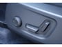 Volvo XC40 2.0 B4 Plus Dark | Adaptieve cruise control | intellisafe surround | 19" velgen met all season banden | Elektrisch verstelbare voorstoelen | Trekhaak | Elektr. verwarmbare voorruit | stoelverwarming | verwarmd stuurwiel | Parkeersensoren voor + achter | Parkeercamera | Harman Kardon Audio | Charcoal hemelbekleding |
