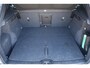 Volvo XC40 2.0 B4 Plus Dark | Adaptieve cruise control | intellisafe surround | 19" velgen met all season banden | Elektrisch verstelbare voorstoelen | Trekhaak | Elektr. verwarmbare voorruit | stoelverwarming | verwarmd stuurwiel | Parkeersensoren voor + achter | Parkeercamera | Harman Kardon Audio | Charcoal hemelbekleding |