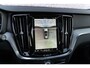Volvo V60 2.0 T6 Plug-in hybrid AWD Plus Dark | Google | Long range | Trekhaak | Harman Kardon | Panoramadak | 360º Camera | Adaptive Cruise | BLIS | Verwarmbare voorruit | Power seats | Dodehoekdetectie |