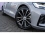 Volvo V60 2.0 T6 Plug-in hybrid AWD Plus Dark | Google | Long range | Trekhaak | Harman Kardon | Panoramadak | 360º Camera | Adaptive Cruise | BLIS | Verwarmbare voorruit | Power seats | Dodehoekdetectie |