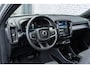 Volvo XC40 2.0 B4 Plus Dark | Trekhaak | Google | Dodehoekdetectie | Adaptieve Cruise Control | Stoel + stuurverwarming | 19" LM | Verwarmbare voorruit |