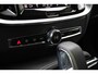 Volvo V60 T6 Automaat Plug-in hybrid AWD Essential Edition | Adaptieve Cruise Control | Pilot Assist | BLIS | Stuurverwarming | Stoelverwarming | Verwarmbare Achterbank | Lederen Bekleding | Elektrische Lendensteunen | Automatisch Dimmende Spiegels | Getint Glas | 19" velgen