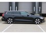 Volvo V60 T6 Automaat Plug-in hybrid AWD Essential Edition | Adaptieve Cruise Control | Pilot Assist | Stuurverwarming | Stoelverwarming | Verwarmbare Achterbank | Lederen Bekleding | Elektrische Lendensteunen | Automatisch Dimmende Spiegels | Getint Glas | 19 inch velgen