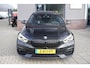 BMW 1-Serie 118i / Pano / Apple Carplay / Parkeercamera / Sportstuur / Stoelverwarming / Sfeerverlichting / Dealeronderhouden