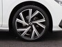 Volkswagen Golf 1.5 eTSi 150 Pk Automaat R-Line Business+ | Panoramdak | Adaptive Cruise | Full LED | Camera | Parkeersensoren | Carplay | 18 Inch | 51.320 Km