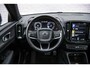 Volvo XC40 1.5 T2 R-Design | Adaptieve Cruise Control | Panoramadak | Parkeersensoren | Stoel-/Stuurverwarming | Lederen bekleding | Dode hoek detectie BLIS |