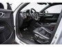 Volvo XC40 1.5 T2 R-Design | Adaptieve Cruise Control | Panoramadak | Parkeersensoren | Stoel-/Stuurverwarming | Lederen bekleding | Dode hoek detectie BLIS |