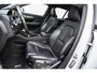 Volvo XC40 1.5 T2 R-Design | Adaptieve Cruise Control | Panoramadak | Parkeersensoren | Stoel-/Stuurverwarming | Lederen bekleding | Dode hoek detectie BLIS |