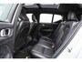 Volvo XC40 1.5 T2 R-Design | Adaptieve Cruise Control | Panoramadak | Parkeersensoren | Stoel-/Stuurverwarming | Lederen bekleding | Dode hoek detectie BLIS |