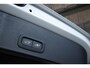 Volvo XC40 T5 Automaat Plug-in hybrid Plus Dark | Trekhaak | Premium Audio By Harman/Kardon | Elektrische Bestuurdersstoel Met Geheugen | Park Assist Voor + Achter & Camera  | Keyless Entry | 18 inch Diamond Cut velgen | Cruise Control&Speed Limiter | All season banden |