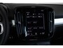 Volvo XC40 T5 263PK Plug-in hybrid Plus Dark | Trekhaak | Premium Audio By Harman/Kardon | Elektrische Bestuurdersstoel Met Geheugen | Park Assist Voor + Achter & Camera  | Keyless Entry | 18 inch Diamond Cut velgen | Cruise Control&Speed Limiter | All season banden |